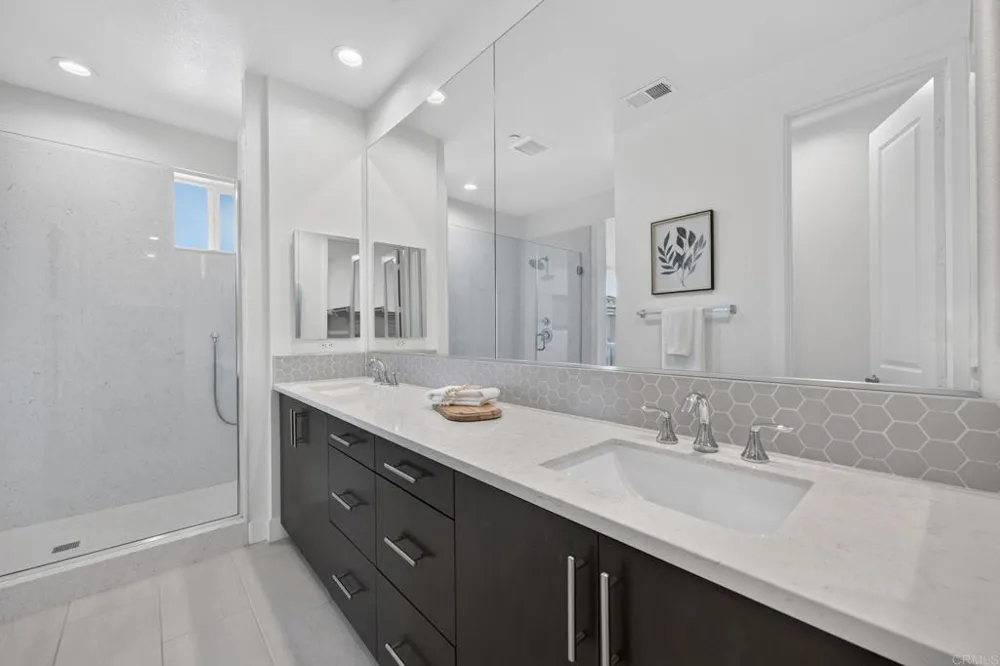 3240 Crecida Way Carlsbad, CA 92010