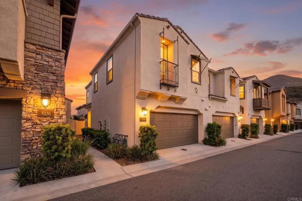 3240 Crecida Way Carlsbad, CA 92010