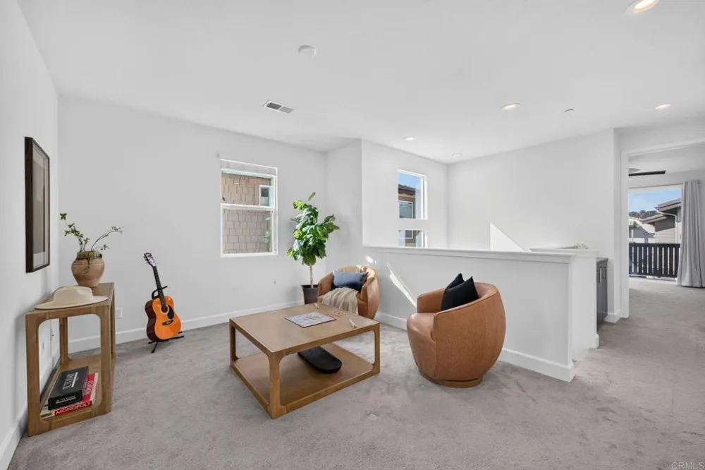 3240 Crecida Way Carlsbad, CA 92010
