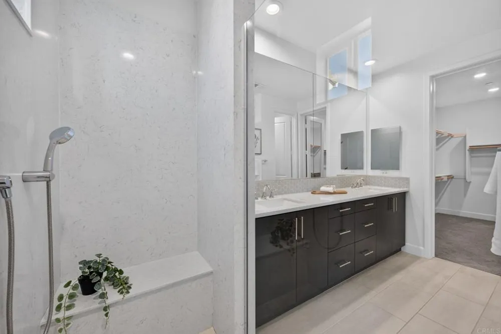 3240 Crecida Way Carlsbad, CA 92010