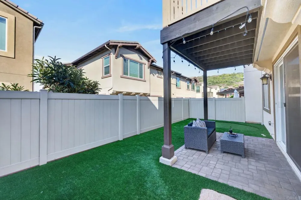 3240 Crecida Way Carlsbad, CA 92010