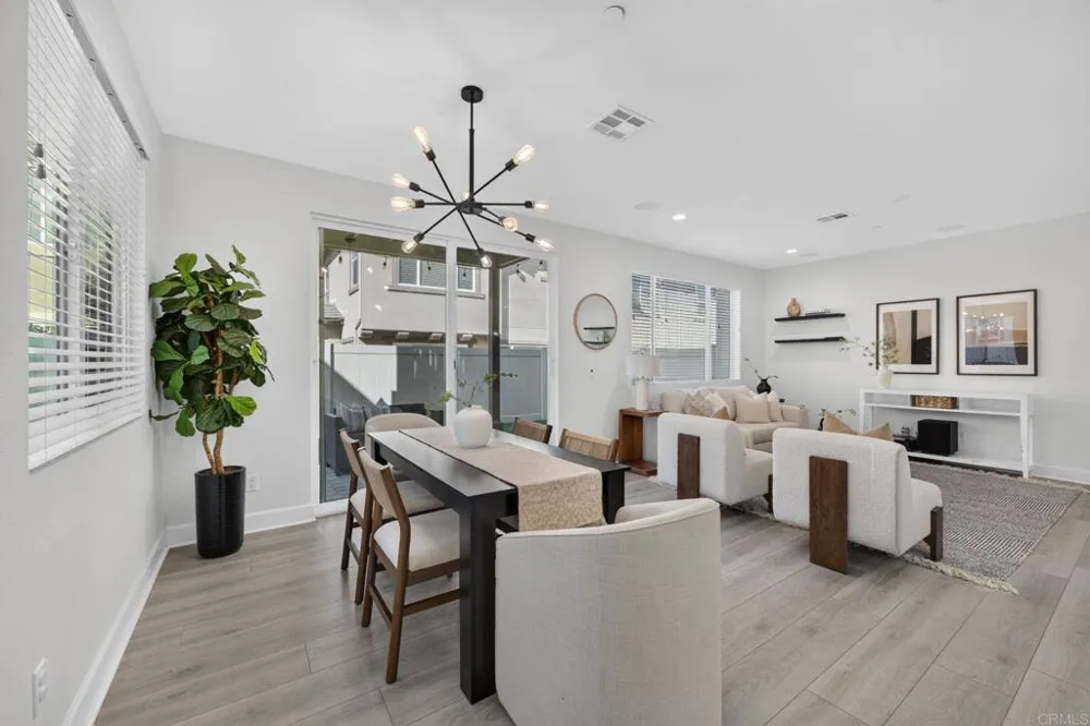 3240 Crecida Way Carlsbad, CA 92010