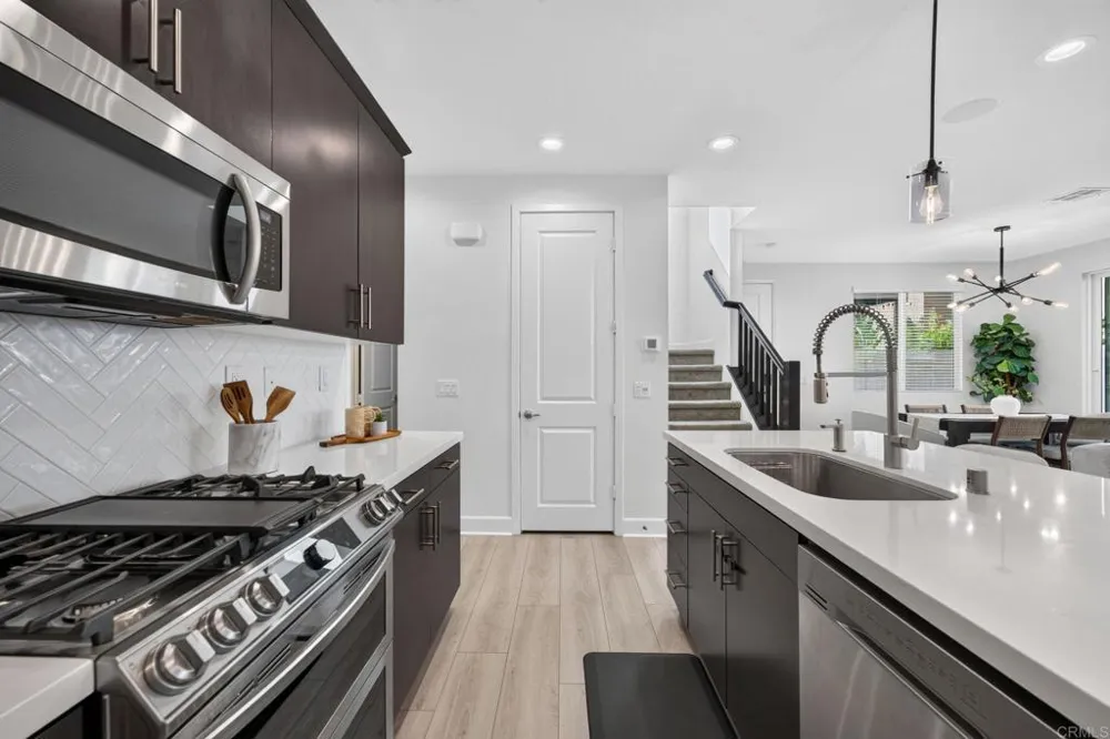 3240 Crecida Way Carlsbad, CA 92010