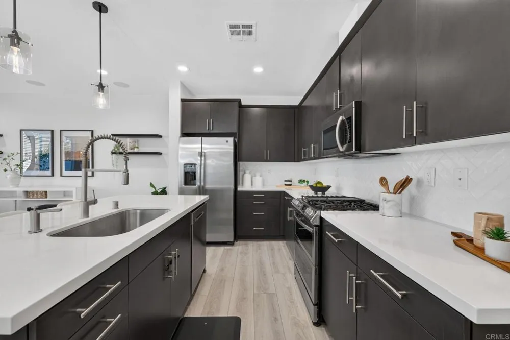 3240 Crecida Way Carlsbad, CA 92010