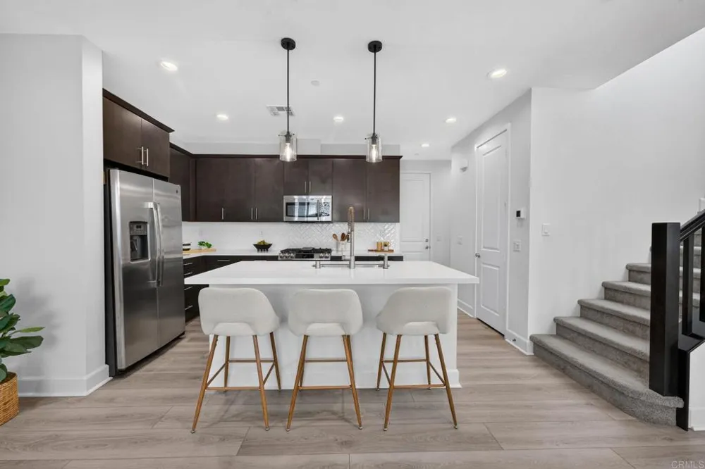 3240 Crecida Way Carlsbad, CA 92010