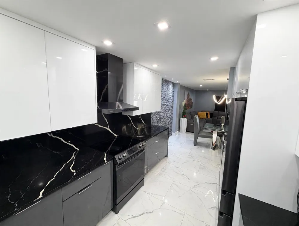 9054 NW 35TH PLACE Sunrise, FL 33351