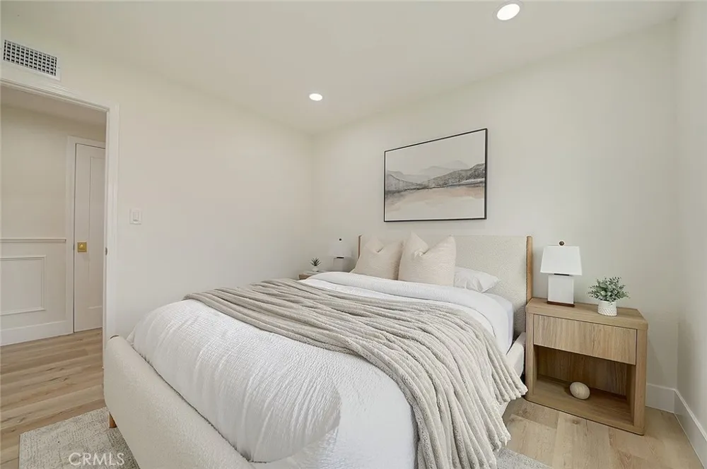 2113 S Forest Santa Ana, CA 92704