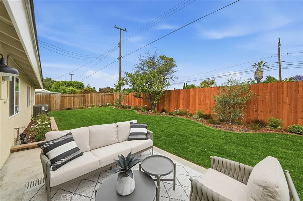 2113 S Forest Santa Ana, CA 92704