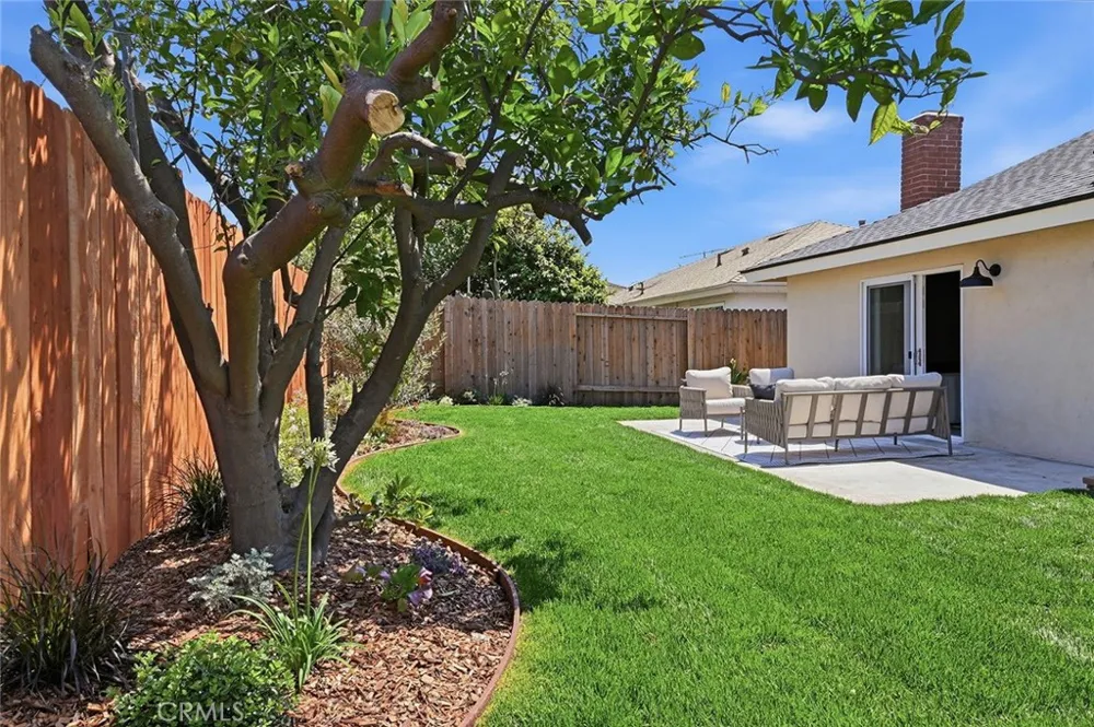 2113 S Forest Santa Ana, CA 92704