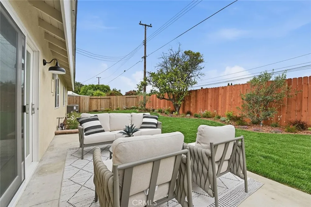 2113 S Forest Santa Ana, CA 92704