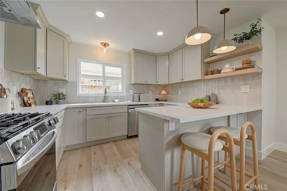 2113 S Forest Santa Ana, CA 92704