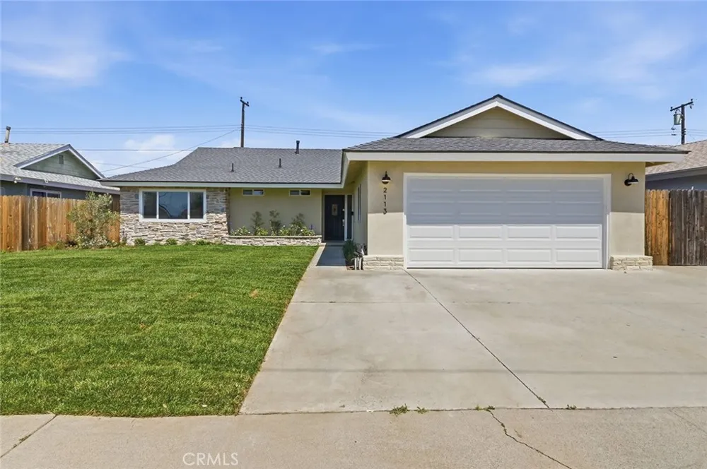 2113 S Forest Santa Ana, CA 92704