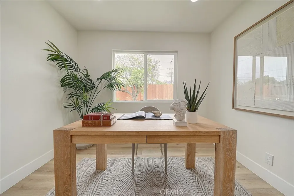 2113 S Forest Santa Ana, CA 92704