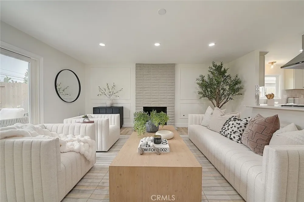 2113 S Forest Santa Ana, CA 92704