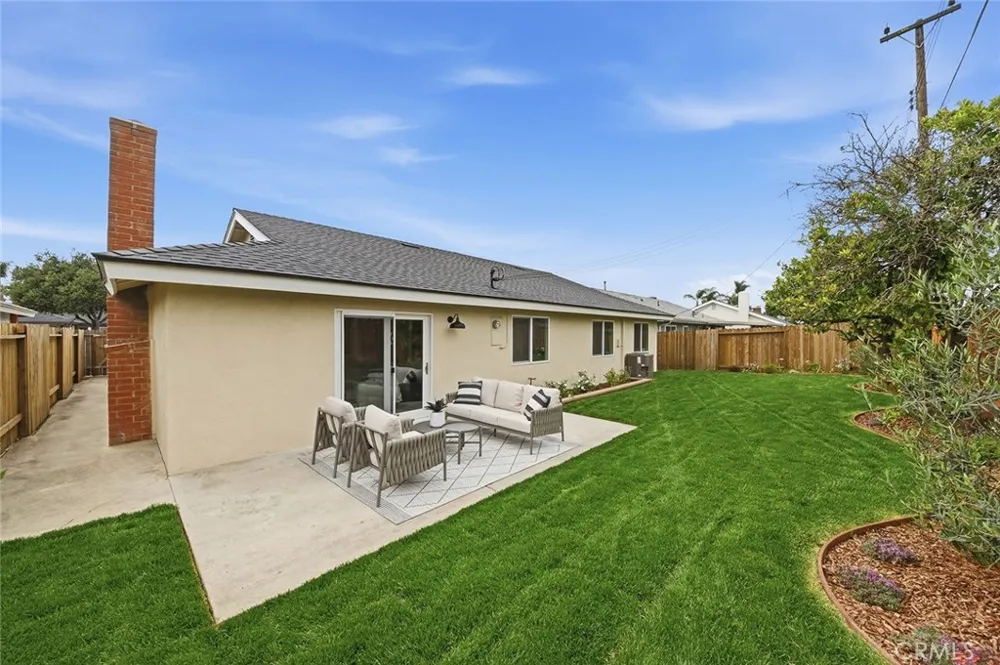 2113 S Forest Santa Ana, CA 92704