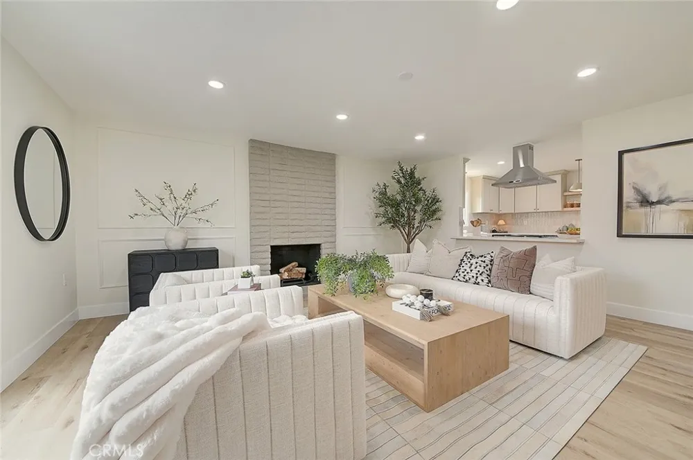 2113 S Forest Santa Ana, CA 92704