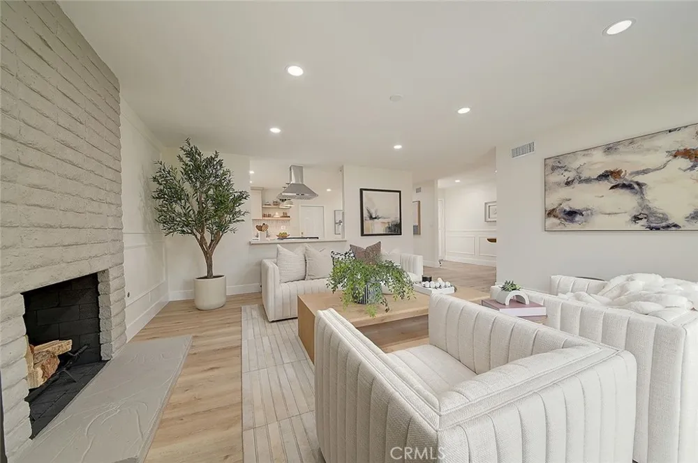 2113 S Forest Santa Ana, CA 92704