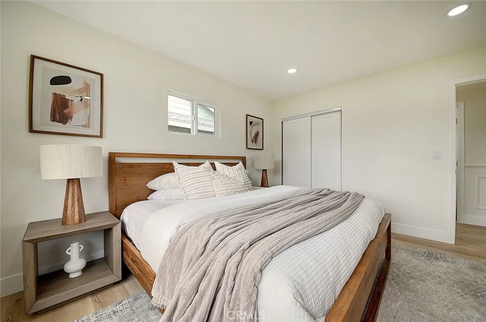 2113 S Forest Santa Ana, CA 92704