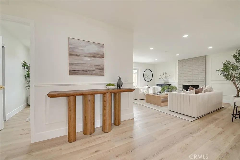 2113 S Forest Santa Ana, CA 92704