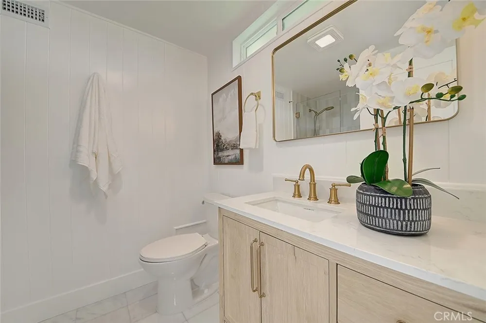 2113 S Forest Santa Ana, CA 92704