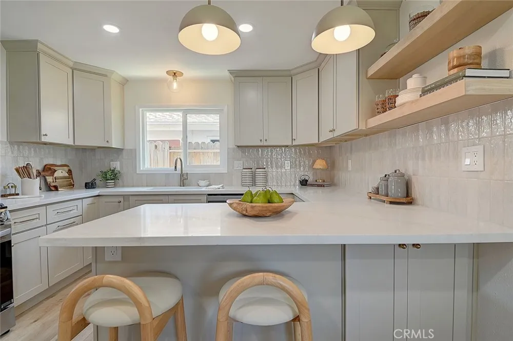 2113 S Forest Santa Ana, CA 92704