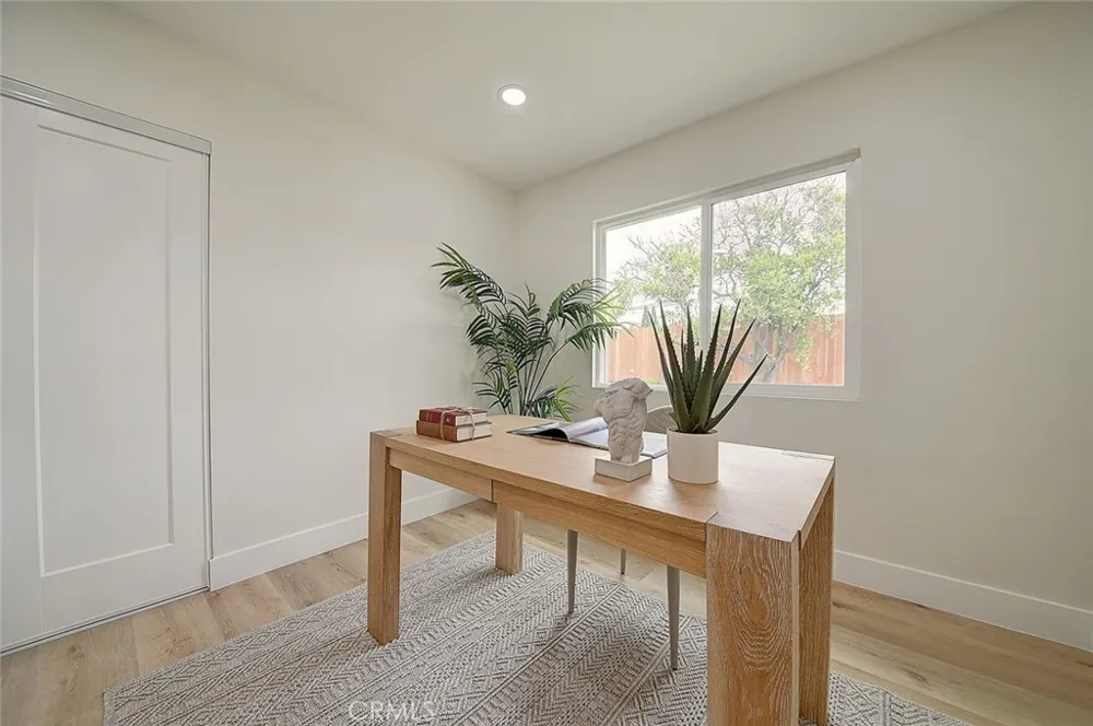 2113 S Forest Santa Ana, CA 92704