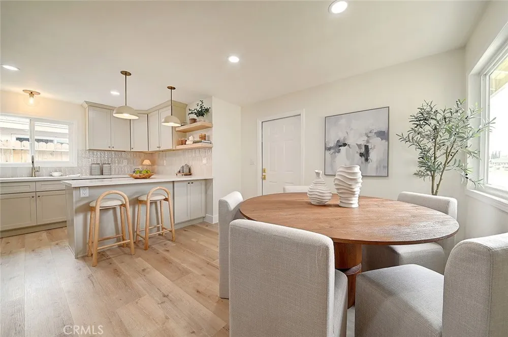 2113 S Forest Santa Ana, CA 92704