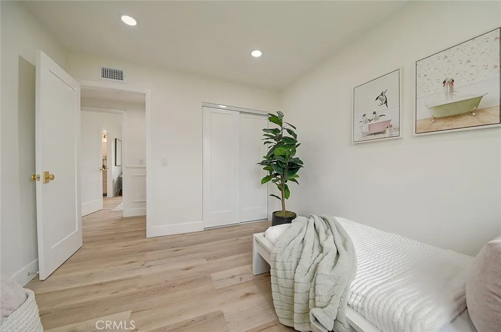 2113 S Forest Santa Ana, CA 92704