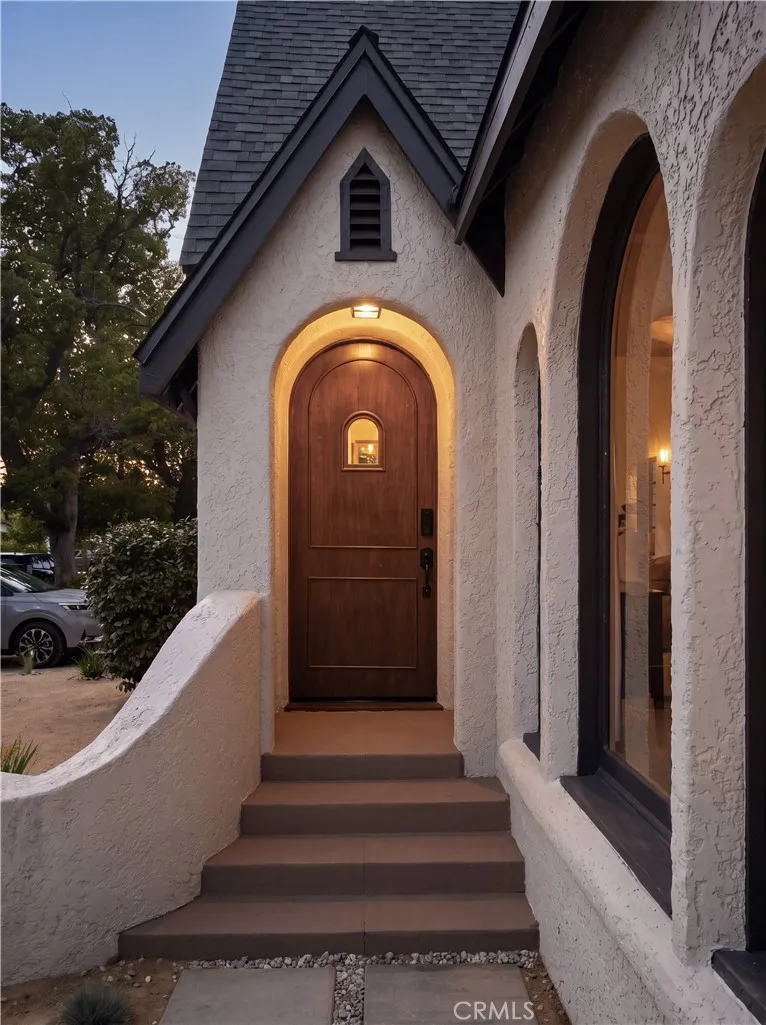 721 Palm Drive Glendale, CA 91202