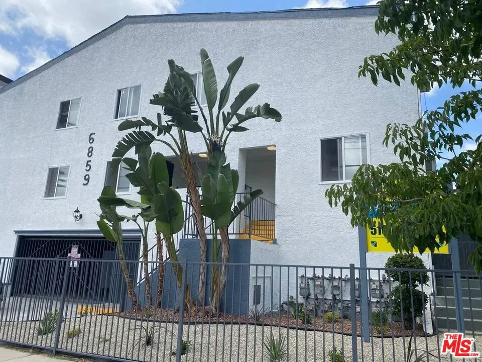 6859 Laurel Canyon Boulevard #202 Los Angeles, CA 91605