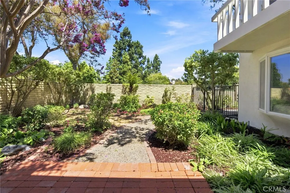 16 Angell Street Irvine, CA 92612