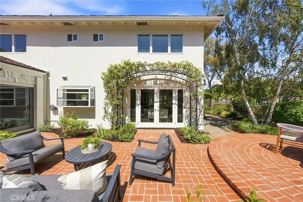 16 Angell Street Irvine, CA 92612
