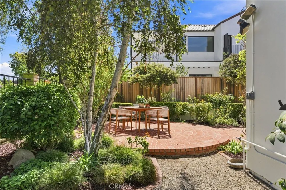 16 Angell Street Irvine, CA 92612