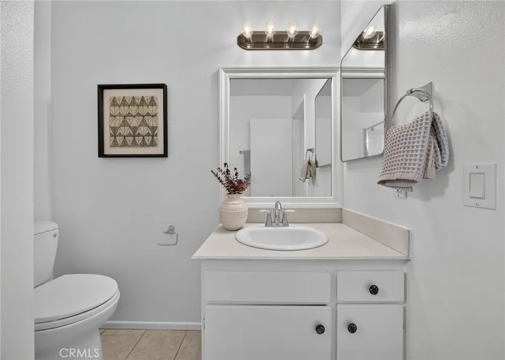 16 Angell Street Irvine, CA 92612