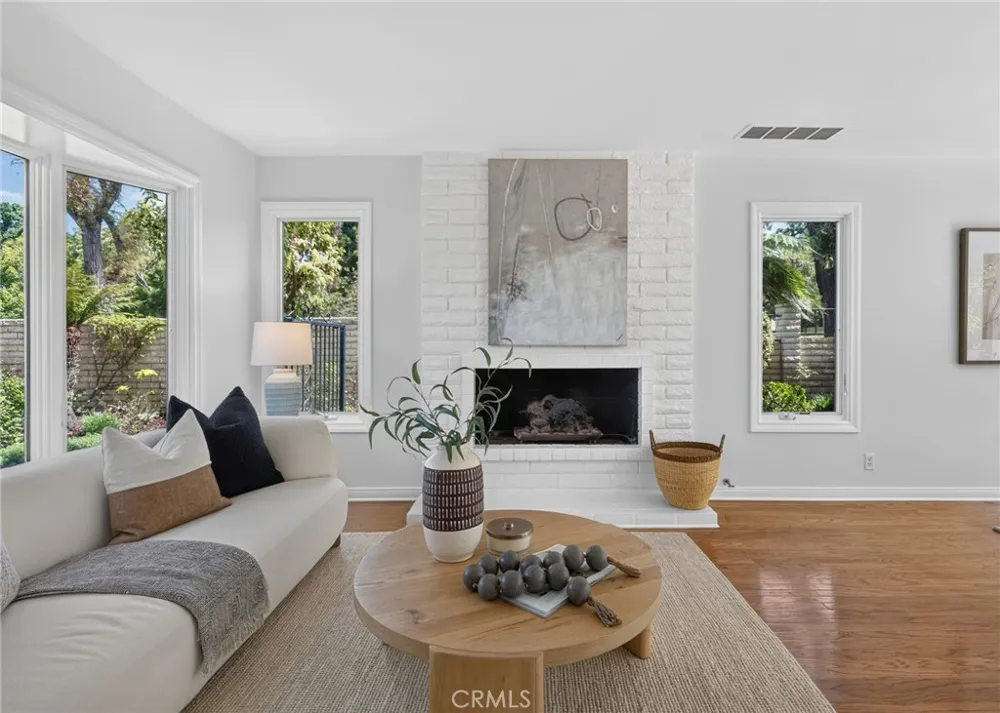 16 Angell Street Irvine, CA 92612