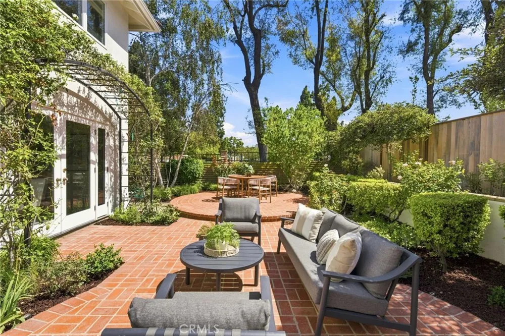 16 Angell Street Irvine, CA 92612