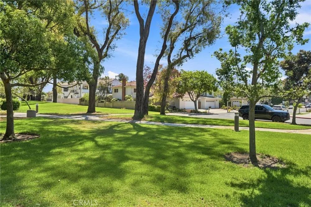 16 Angell Street Irvine, CA 92612