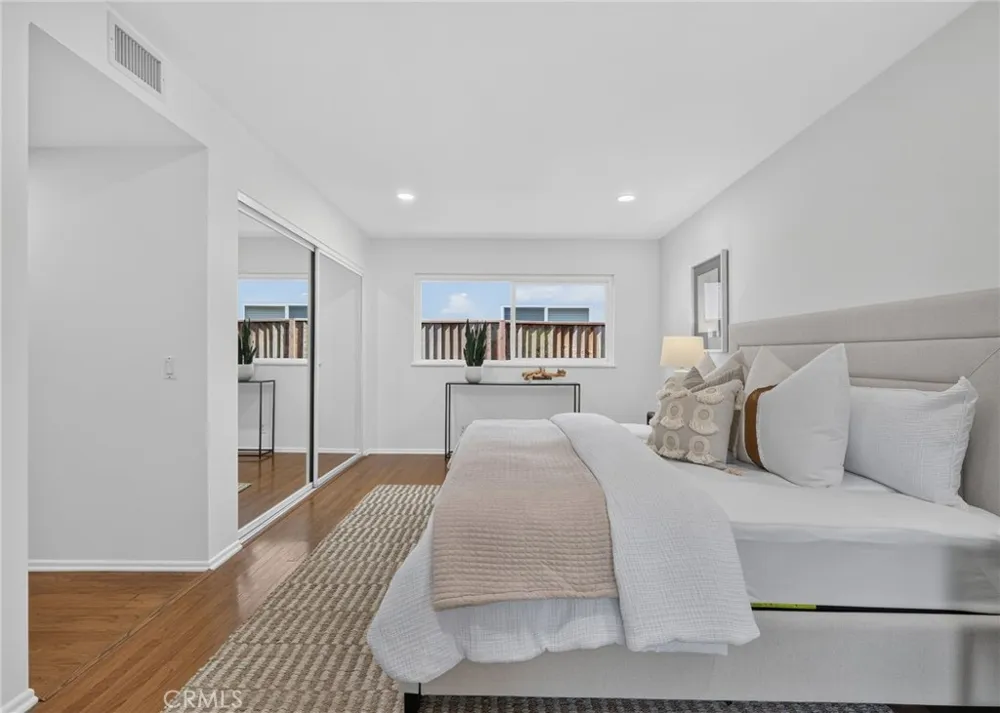 16 Angell Street Irvine, CA 92612