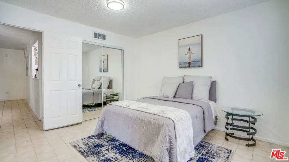 302 E Chestnut Avenue #215 Santa Ana, CA 92701