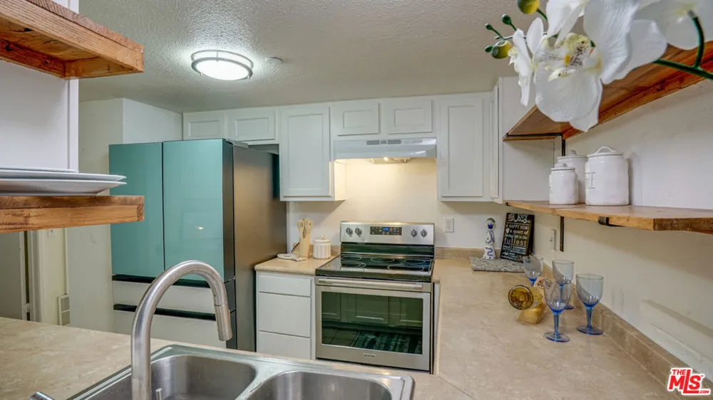 302 E Chestnut Avenue #215 Santa Ana, CA 92701