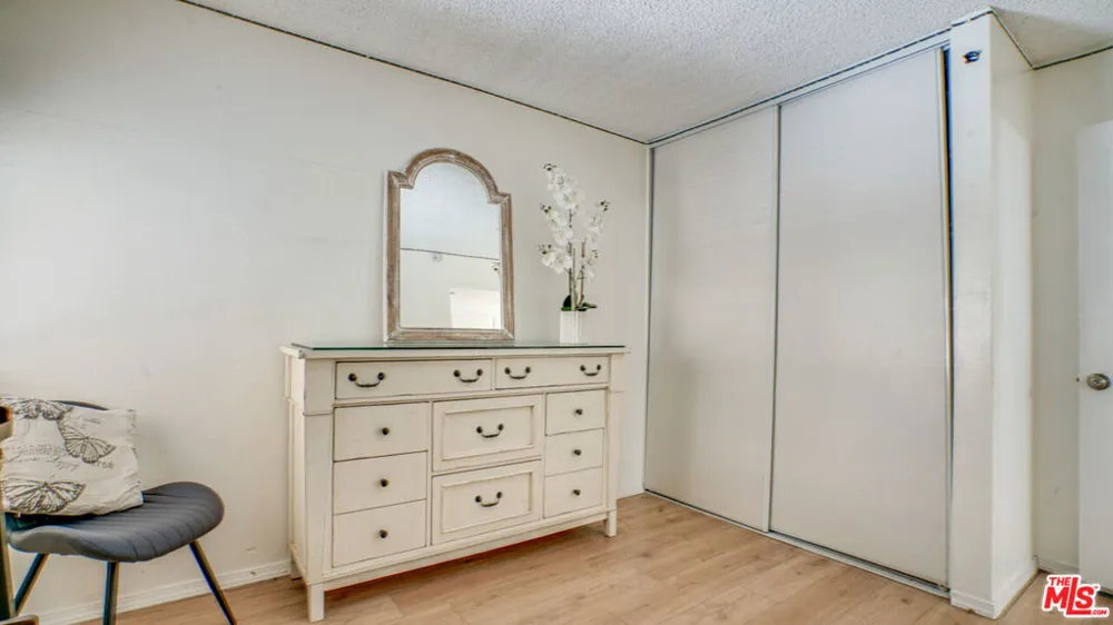302 E Chestnut Avenue #215 Santa Ana, CA 92701