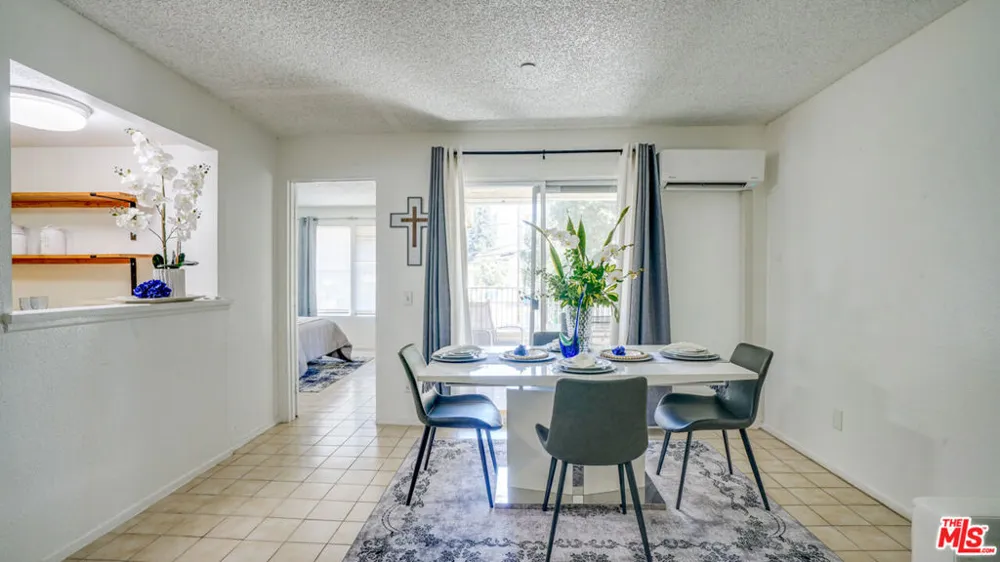 302 E Chestnut Avenue #215 Santa Ana, CA 92701