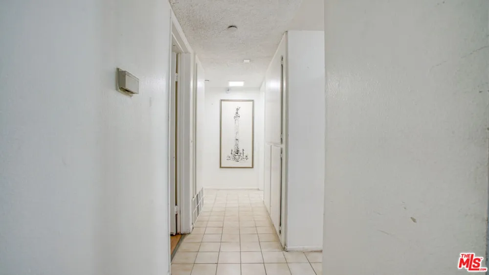 302 E Chestnut Avenue #215 Santa Ana, CA 92701