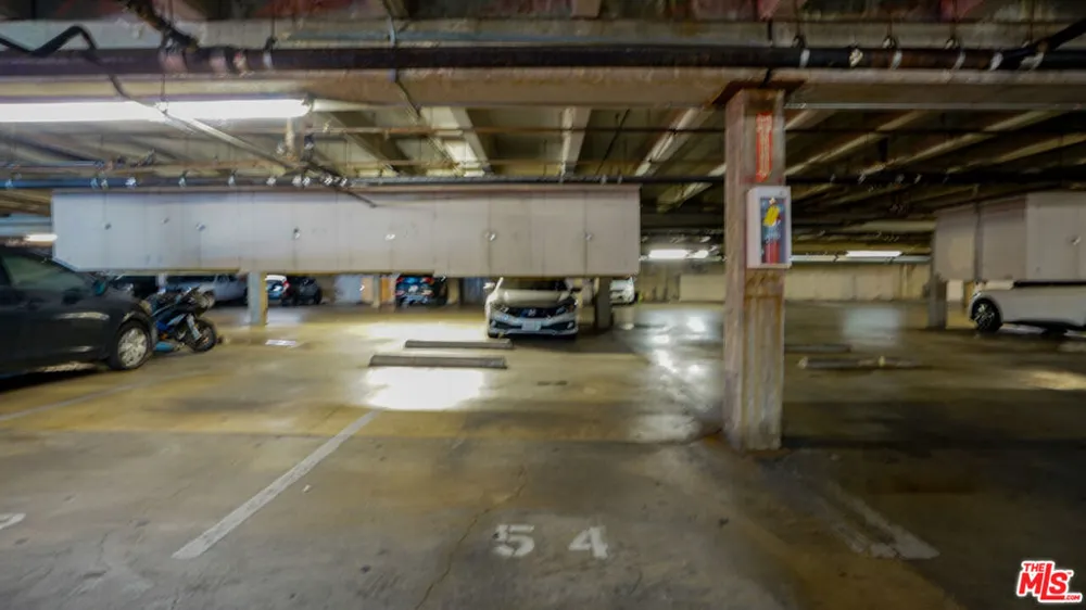 302 E Chestnut Avenue #215 Santa Ana, CA 92701