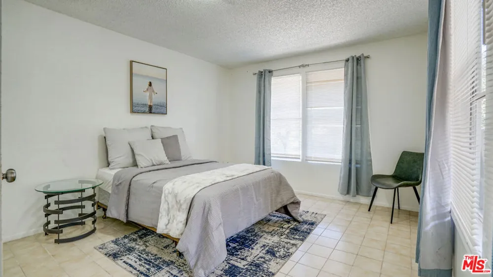 302 E Chestnut Avenue #215 Santa Ana, CA 92701