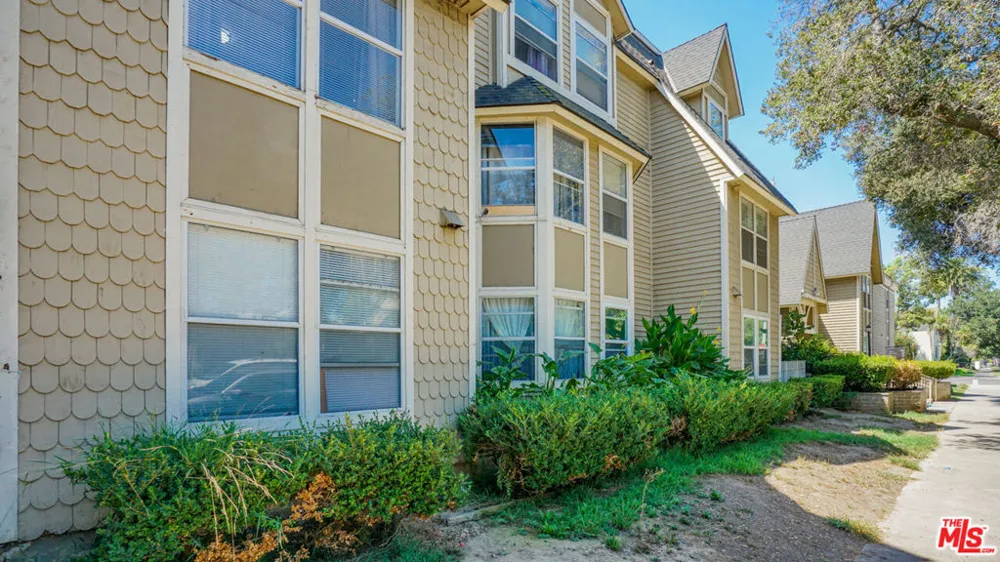 302 E Chestnut Avenue #215 Santa Ana, CA 92701