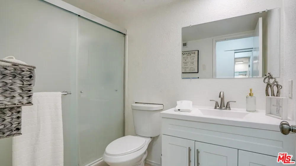 302 E Chestnut Avenue #215 Santa Ana, CA 92701