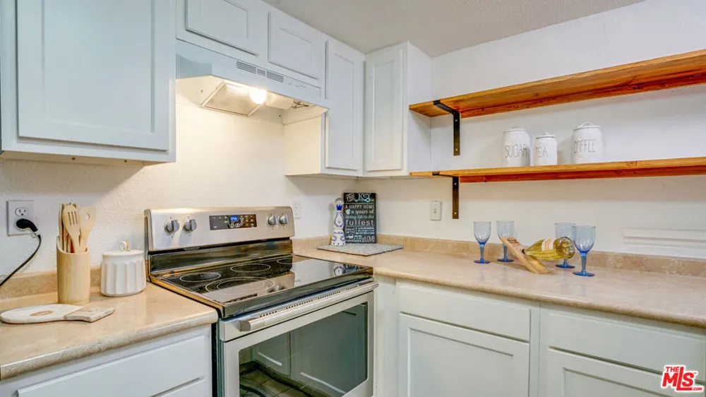 302 E Chestnut Avenue #215 Santa Ana, CA 92701