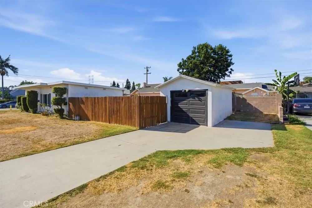 8803 Burton Bellflower, CA 90706