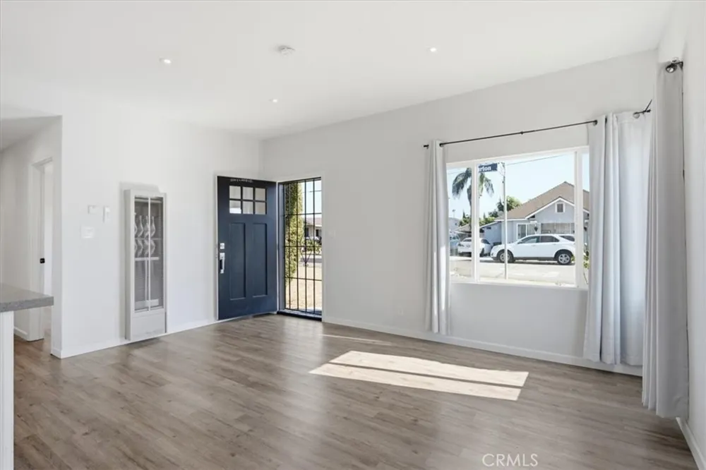 8803 Burton Bellflower, CA 90706